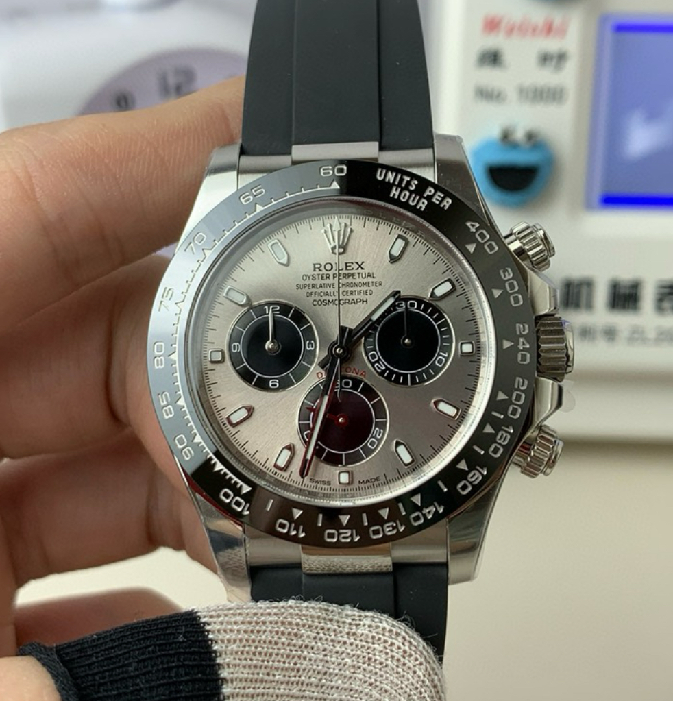 Brilliant watch crystal